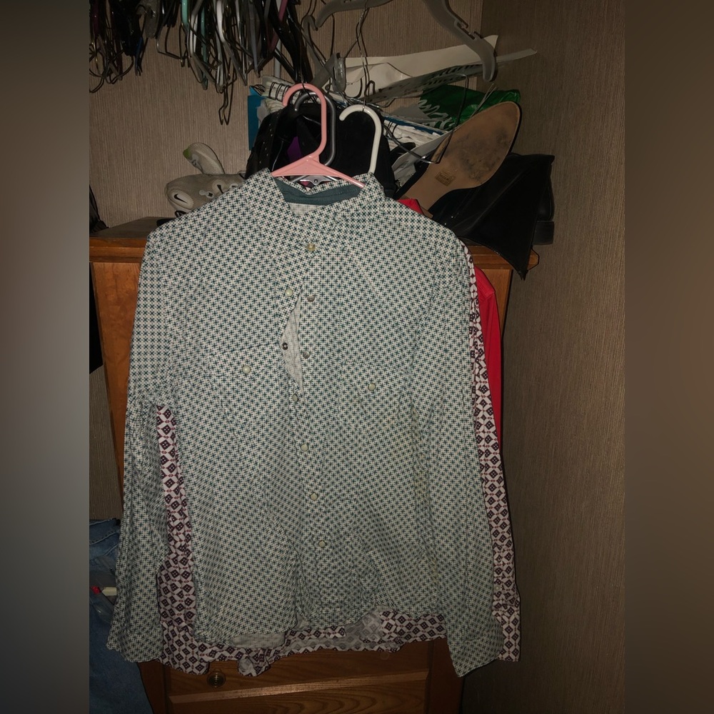 Size large rodeo shirt